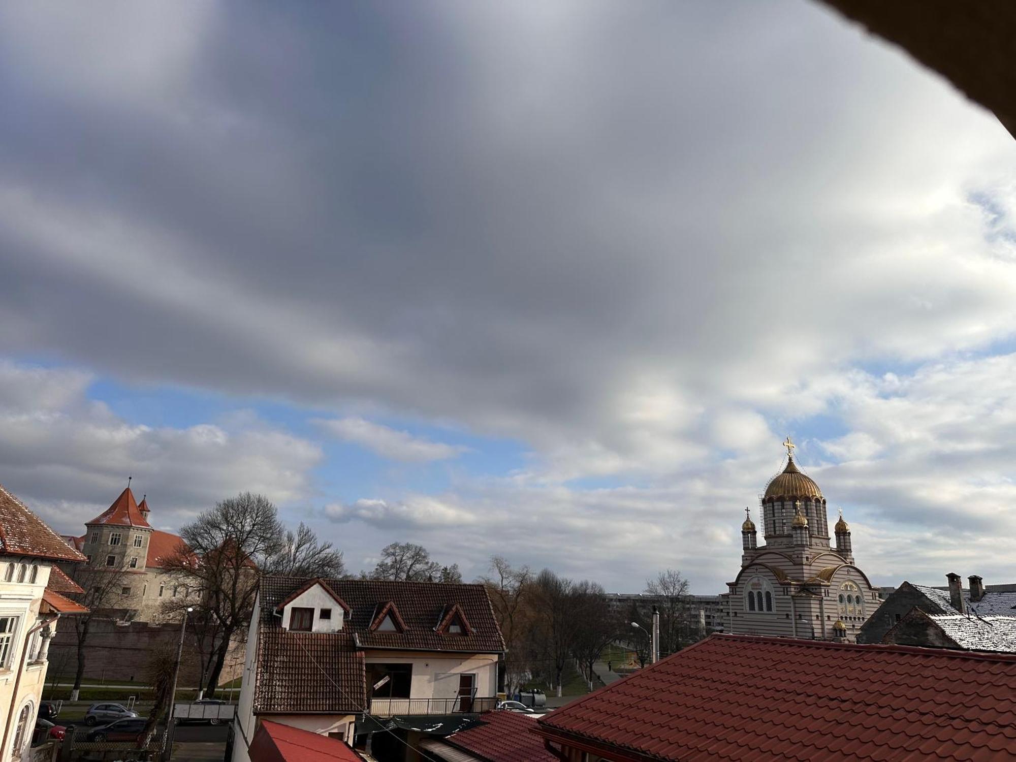 Pensiunea Sada Făgăraş Exteriör bild