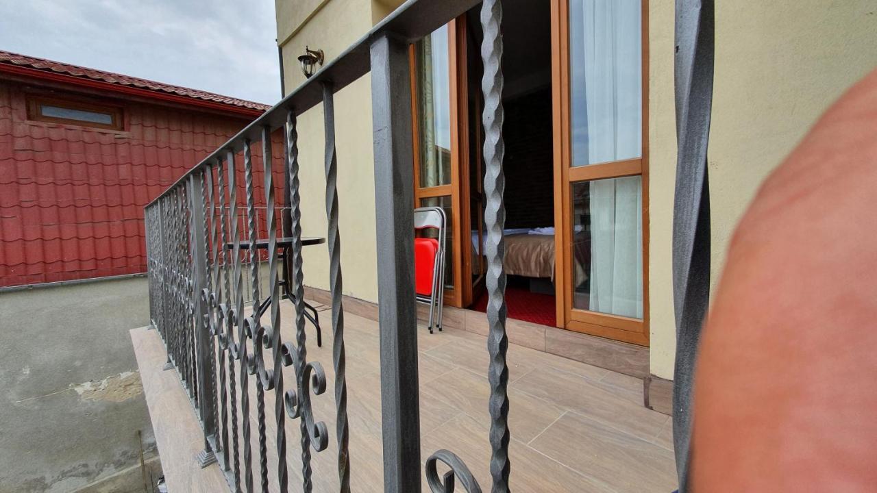 Pensiunea Sada Făgăraş Exteriör bild
